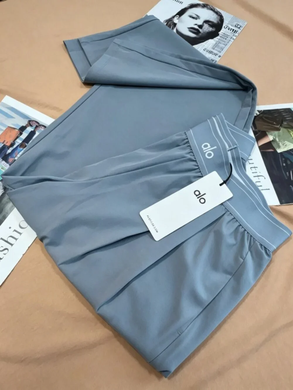 ALO Yoga steel grey